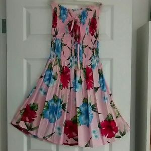Hawaiian floral print summer or beach 🌞 dress